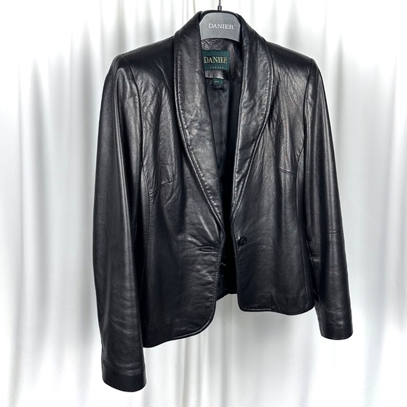 Vintage 1990’s Danier Leather Short Blazer in Soft Black Lambskin - S/M - Picture 10 of 11